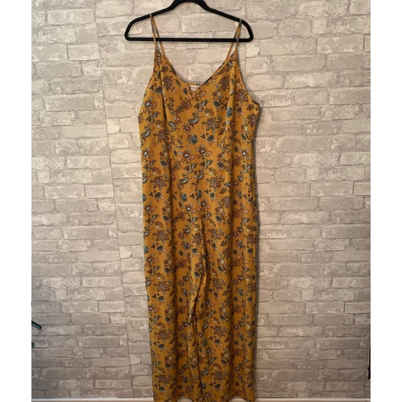 Forever 21 Pants - Forever21 floral jumpsuit